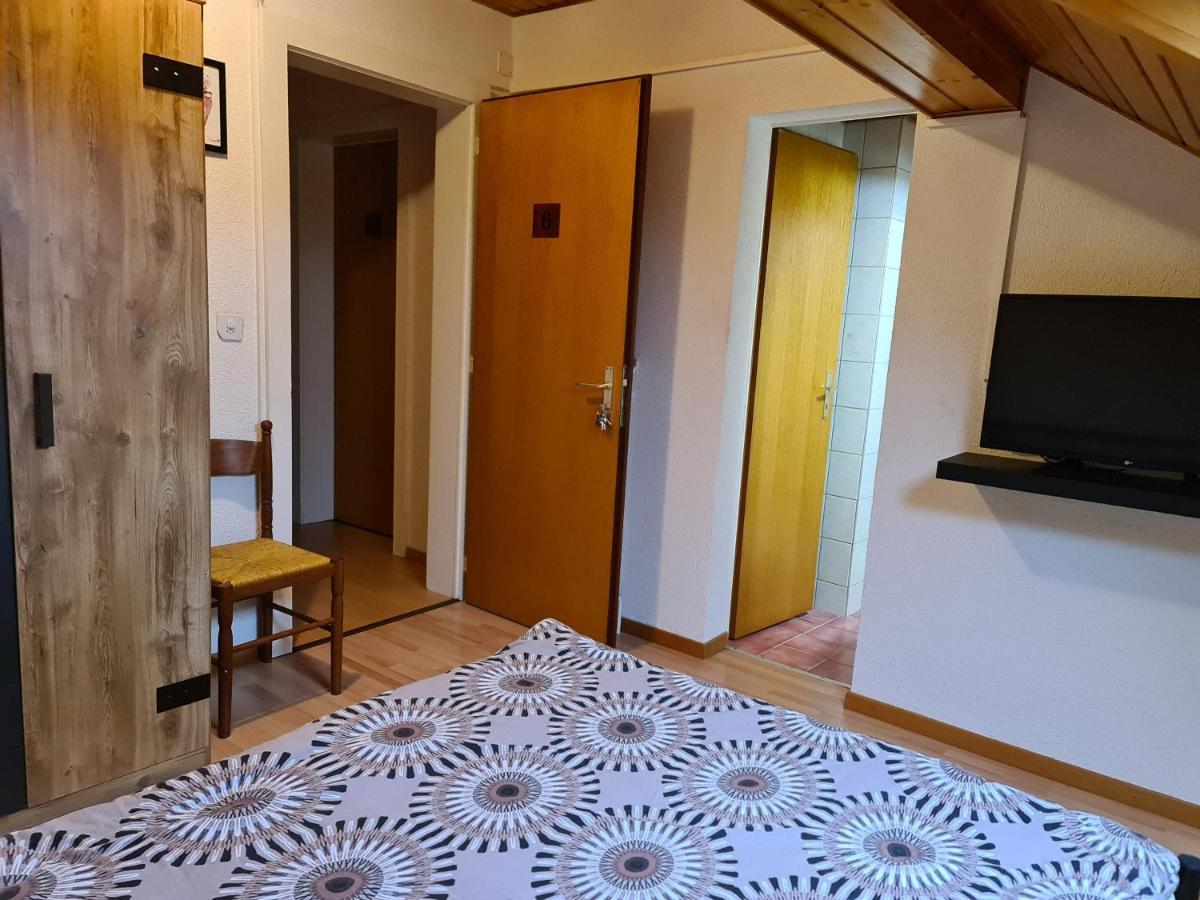 Auberge De Ballens Luaran gambar